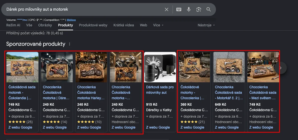 Vyhledávání „Dárek pro milovníky aut a motorek“ v Google Nákupech — produkty s dárkovým záměrem v titulku obsazují sponzorované pozice